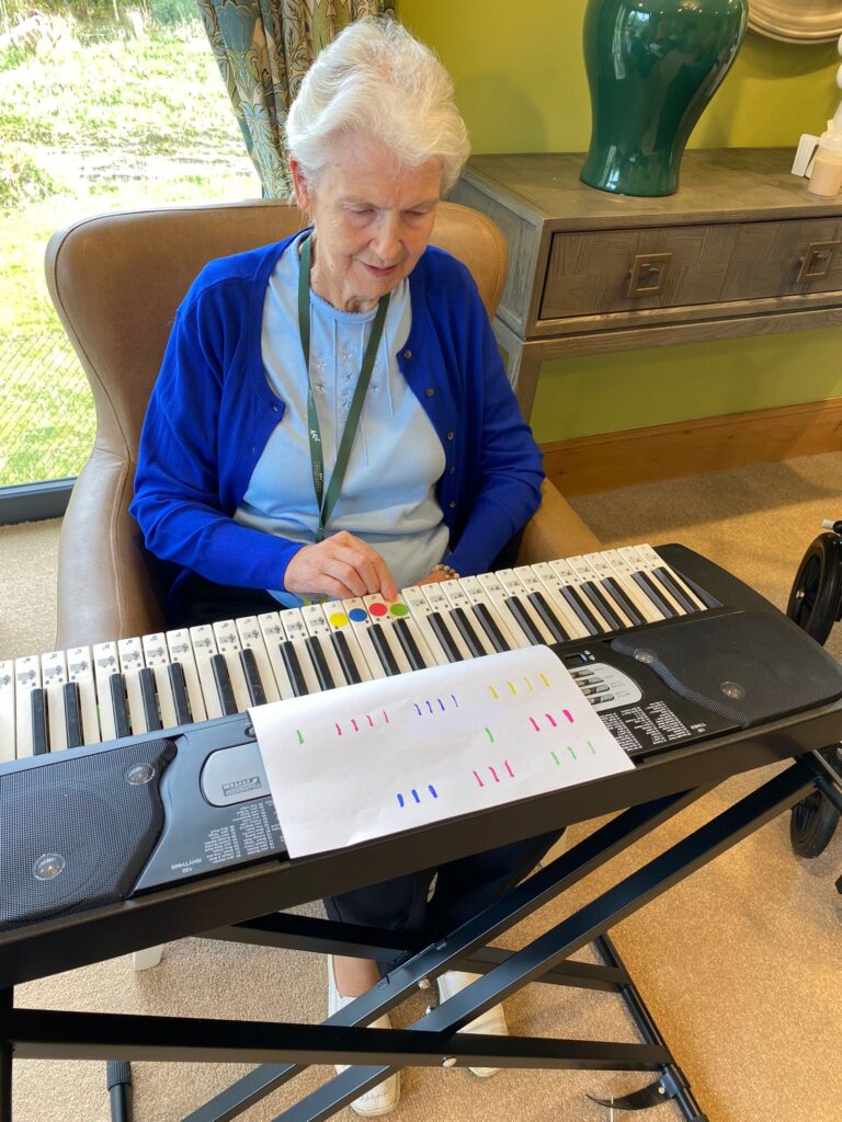 Resident Learning How to Play the Keyboard